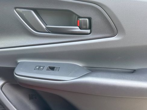 Used 2025 Toyota Prius LE FWD image 21
