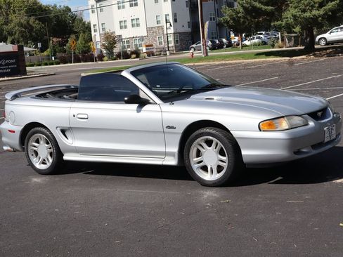 Used 1998 Ford Mustang GT image 2