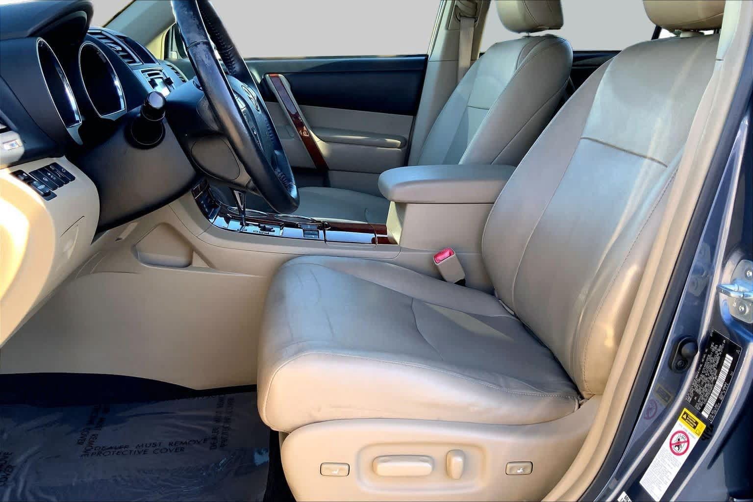 Used 2013 Toyota Highlander Limited AWD/4WD image 7