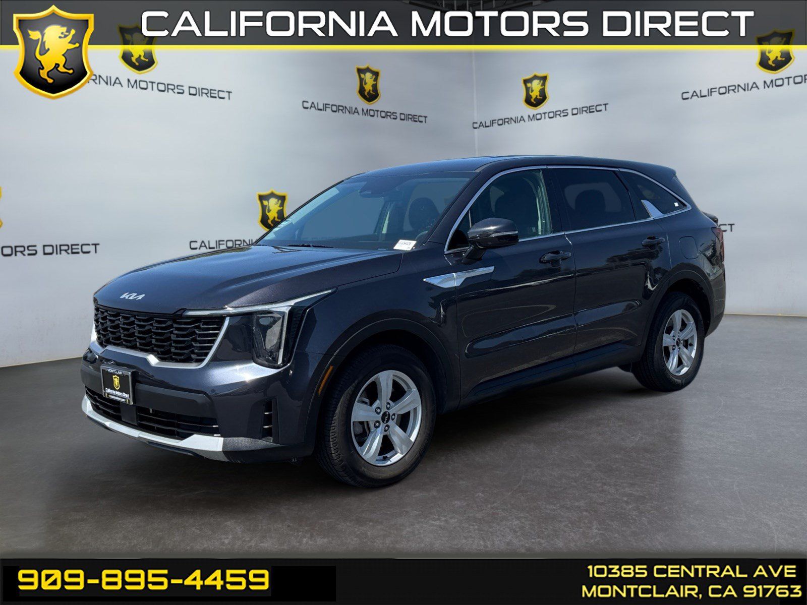 Used 2025 Kia Sorento LX FWD image 1