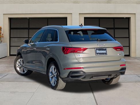 Used 2023 Audi Q3 2.0T Premium w/ Convenience Package image 2