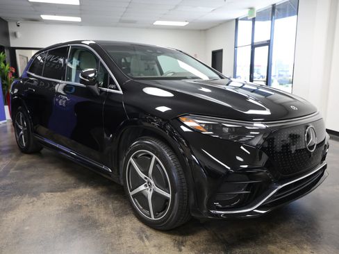 Used 2023 Mercedes-Benz EQS 580 4MATIC SUV image 5