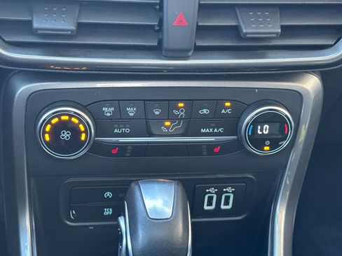 Certified 2018 Ford EcoSport SE image 20