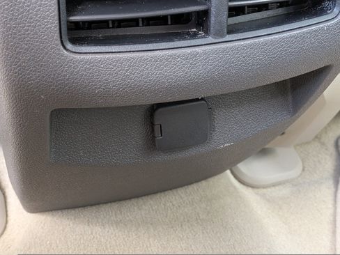 Used 2011 Ford Edge SE FWD image 15