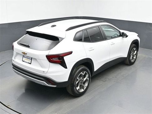 New 2026 Chevrolet Trax LT image 38