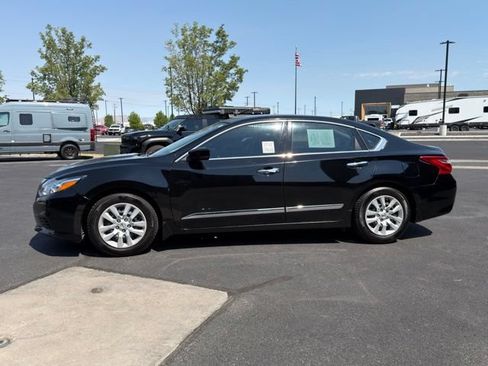 Used 2016 Nissan Altima 2.5 S w/ Power Driver Seat Package FWD image 9