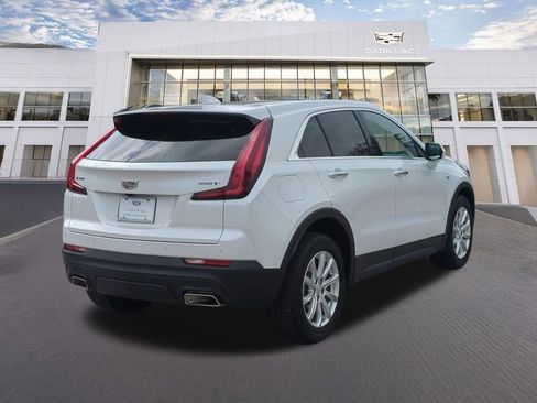 Certified 2023 Cadillac XT4 Luxury w/ Cold Weather Package image 5