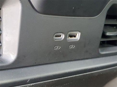 Used 2024 Chevrolet Silverado 2500 LT w/ Convenience Package image 11