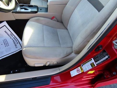 Used 2013 Toyota Camry LE image 33