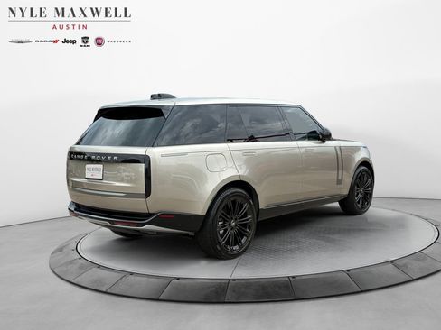 Used 2025 Land Rover Range Rover Long Wheelbase SE AWD/4WD image 16