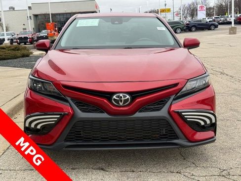 Used 2021 Toyota Camry SE image 9