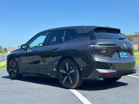 Used 2022 BMW iX xDrive50 w/ Sport Package AWD/4WD image 5
