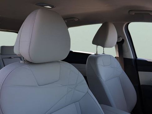 Used 2025 Hyundai Tucson SE AWD/4WD image 18