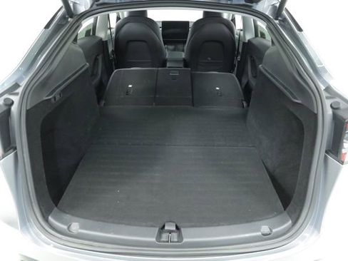 Used 2024 Tesla Model Y Long Range image 32