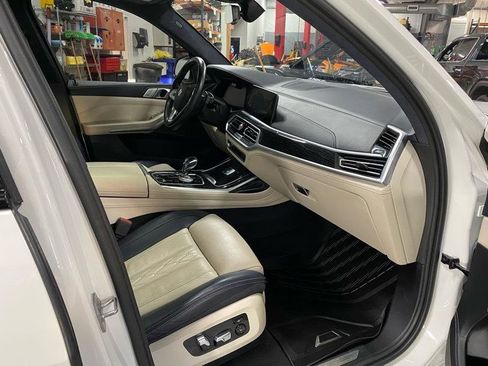 Used 2022 BMW ALPINA XB7 AWD/4WD image 19