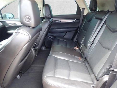 Used 2017 Cadillac XT5 Luxury w/ Driver Awareness Package FWD image 10