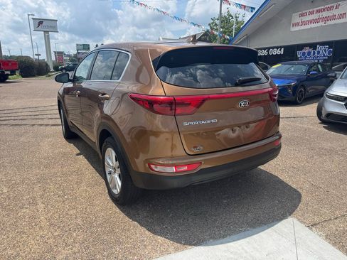 Used 2017 Kia Sportage LX FWD image 3