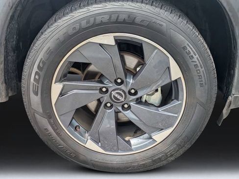 Used 2024 Nissan Rogue SV FWD image 11