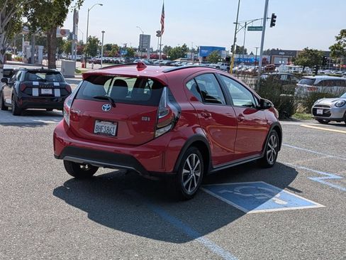 Used 2019 Toyota Prius C w/ Carpet Mat Package FWD image 5