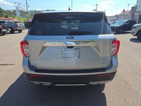 Used 2022 Ford Explorer XLT w/ Equipment Group 202A AWD/4WD image 5