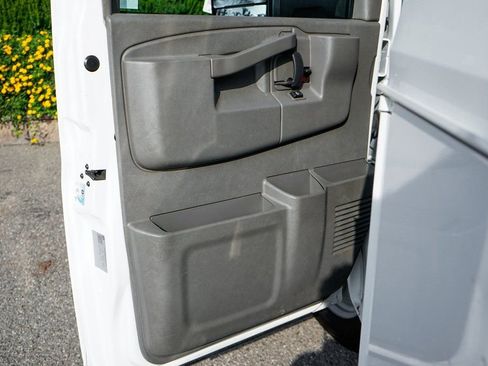 Used 2021 Chevrolet Express 3500 w/ Power Convenience Package image 15