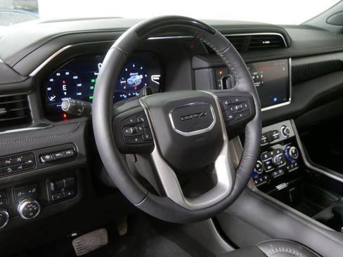 Used 2023 GMC Yukon Denali image 11