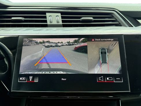 Used 2021 Audi e-tron Premium Plus w/ Premium Plus Package AWD/4WD image 15
