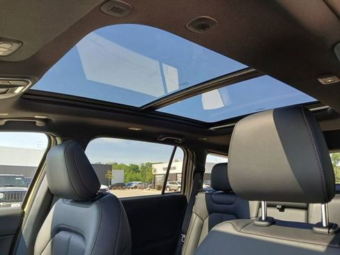 New 2026 Jeep Cherokee Limited AWD/4WD image 28
