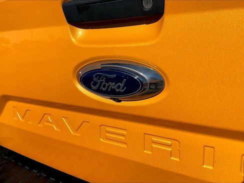 Certified 2022 Ford Maverick Lariat w/ Equipment Group 500A Standard image 9