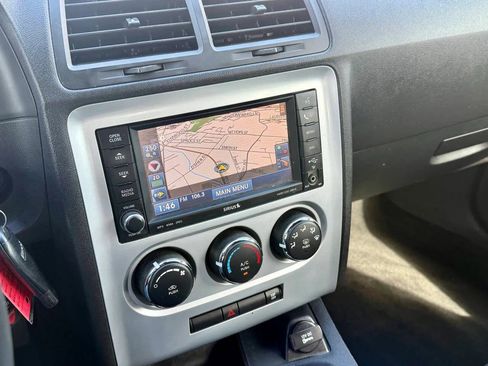 Used 2009 Dodge Challenger SE image 11
