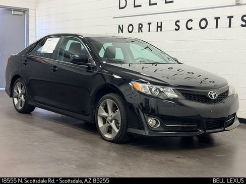 Used 2012 Toyota Camry SE w/ Leather Pkg FWD image 2