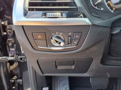 Used 2019 BMW X4 xDrive30i w/ Driving Assistance Package image 17