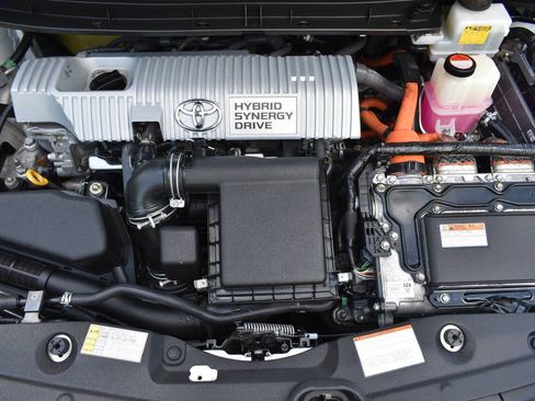 Used 2015 Toyota Prius Two FWD image 47