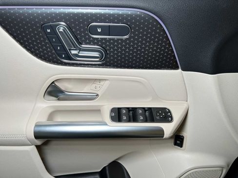 Certified 2025 Mercedes-Benz GLA 250 4MATIC image 22