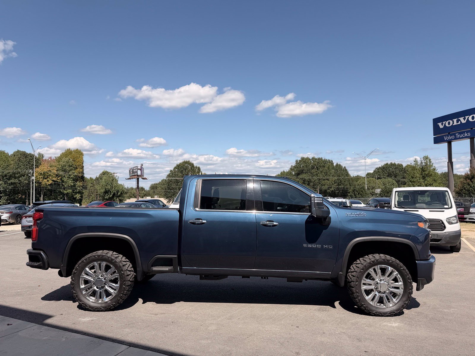 Used 2022 Chevrolet Silverado 2500 High Country AWD/4WD image 6