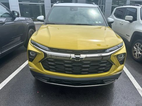 Used 2024 Chevrolet TrailBlazer ACTIV w/ Convenience Package AWD/4WD image 2