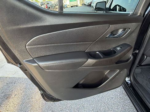 Used 2023 Chevrolet Traverse LT FWD image 22