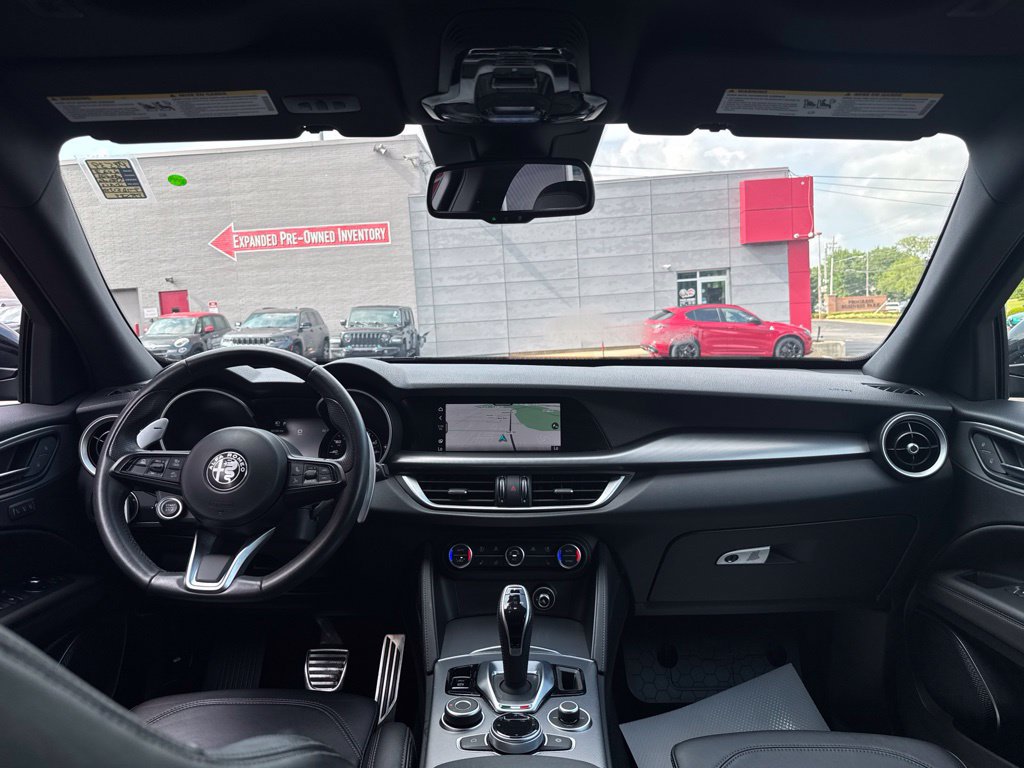 Used 2023 Alfa Romeo Stelvio Veloce AWD/4WD image 34