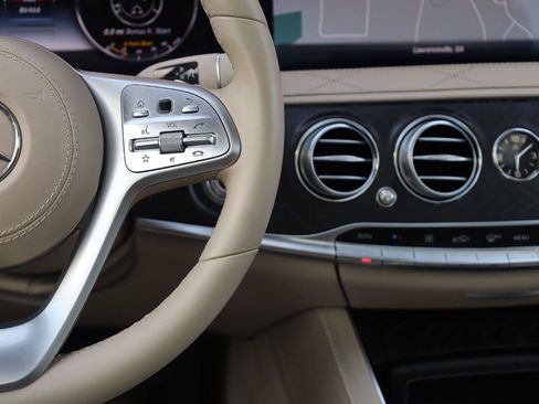 Used 2018 Mercedes-Benz S 560 Sedan image 38