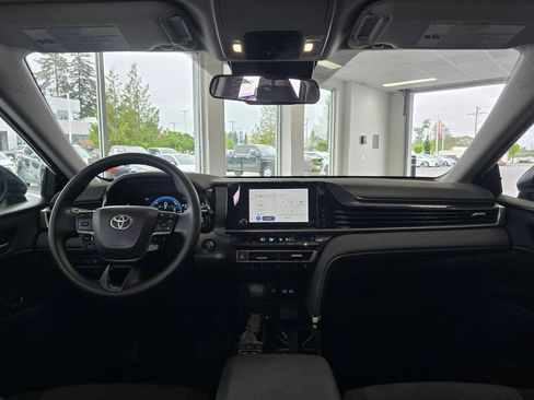 Used 2025 Toyota Camry LE FWD image 24