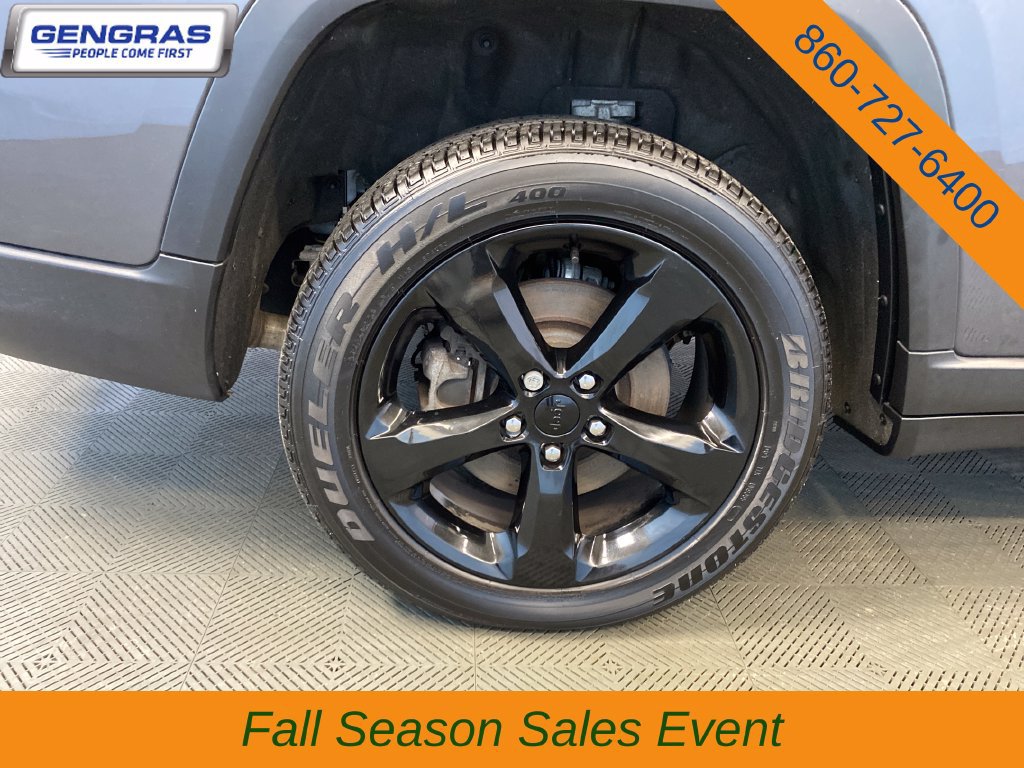 Used 2023 Jeep Grand Cherokee L Altitude AWD/4WD image 38