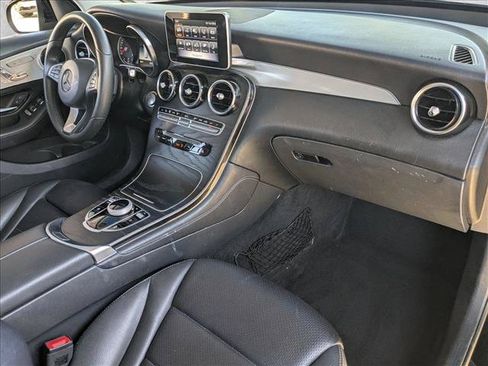 Used 2019 Mercedes-Benz GLC 300 image 22