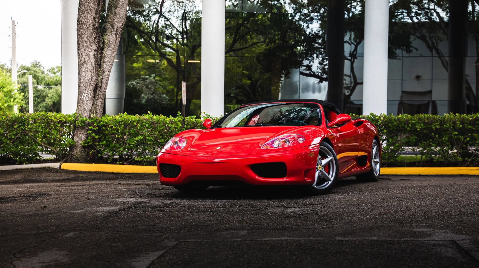 Used 2005 Ferrari 360 Spider RWD image 2
