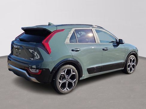 Certified 2024 Kia Niro SX Touring image 6