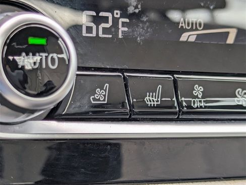 Used 2022 BMW 530i xDrive w/ M Sport Package image 18