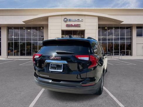 Used 2022 GMC Terrain SLE w/ Driver Convenience Package image 13