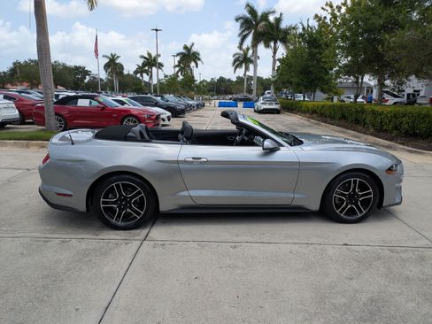 Used 2020 Ford Mustang Premium RWD image 3
