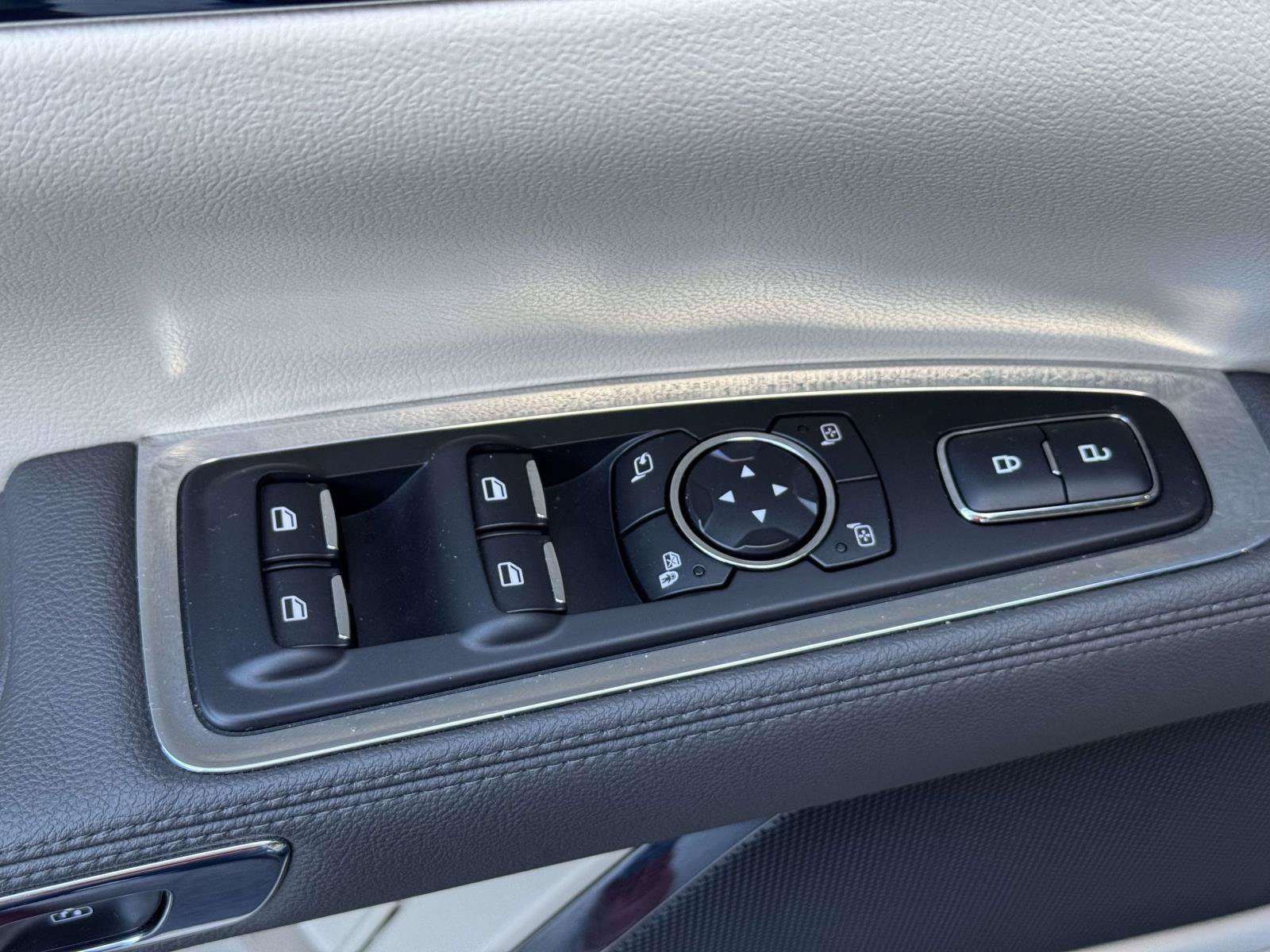 Used 2019 Lincoln Continental Select AWD/4WD image 33