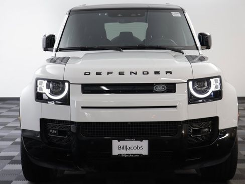 Used 2025 Land Rover Defender 110 X-Dynamic SE image 22