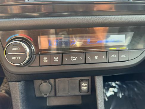 Used 2015 Toyota Corolla S FWD image 45